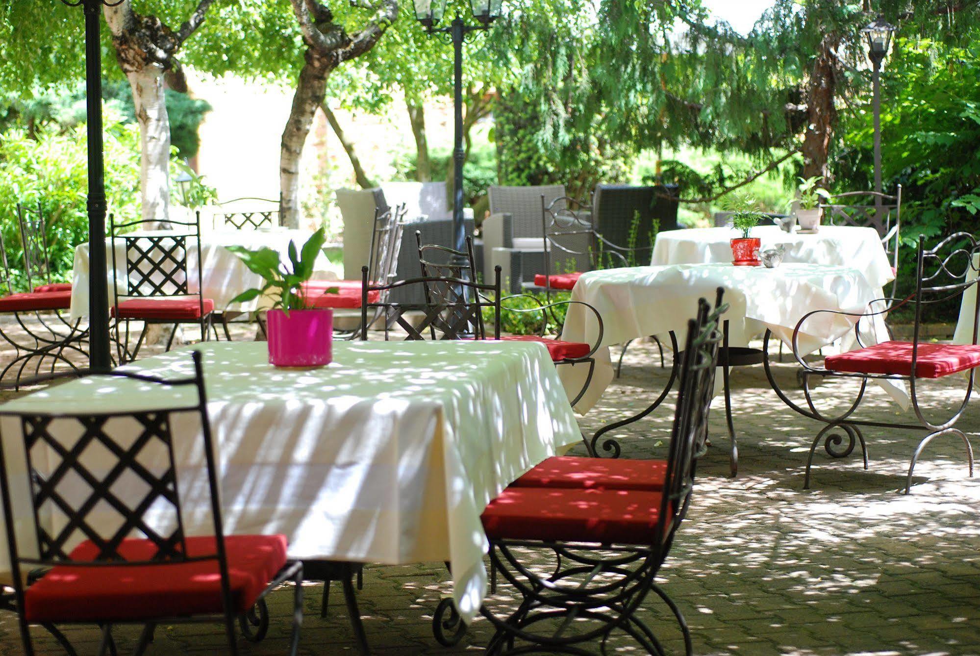 Demeures Et Chateaux L'Abbaye Caladoise - Anciennement Hostellerie Ferme Du Poulet ヴィルフランシュ・シュル・ソーヌ エクステリア 写真